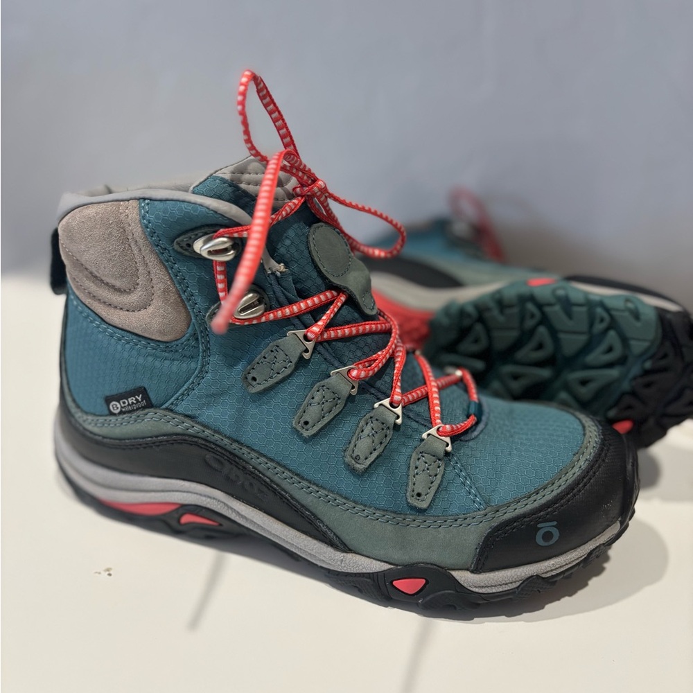 Oboz Women's Juniper MID Waterproof Hiking Boots. Size 6. Practically new.
